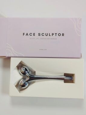 (3/30$) Aynil. Co Face Sculptor